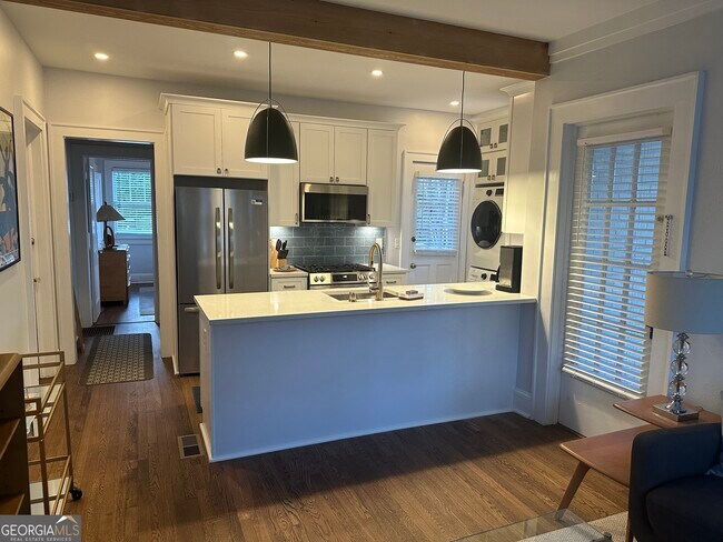 Foto del edificio - 1136 Lanier Blvd NE