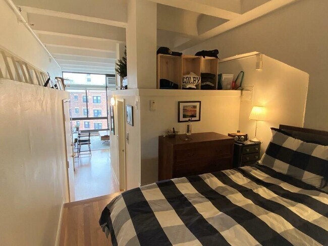 Building Photo - 12 Stoneholm St