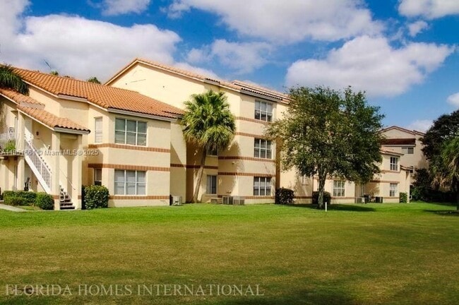 Building Photo - 3340 Pinewalk Dr N