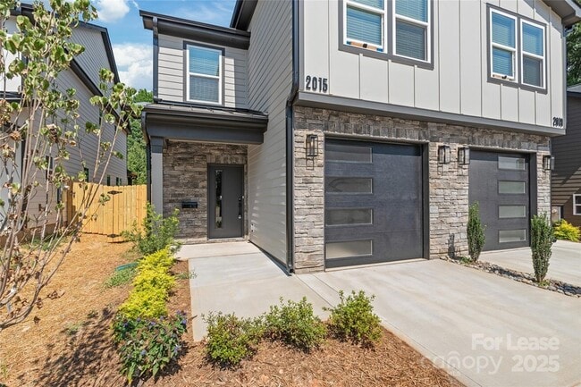 Building Photo - 2015 Wilson Ave