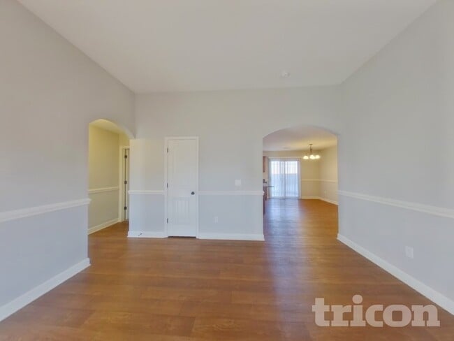 Building Photo - 613 Slippery Moss Dr