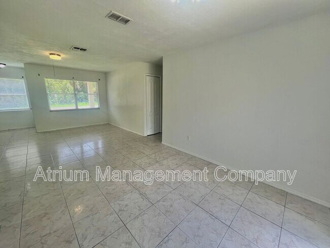 Foto del edificio - 1500 Coronet Dr