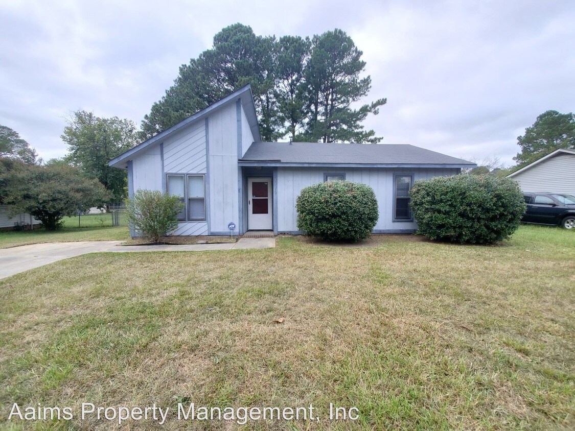 Primary Photo - 3 br, 2 bath House - 1116 Strathdon Ave.