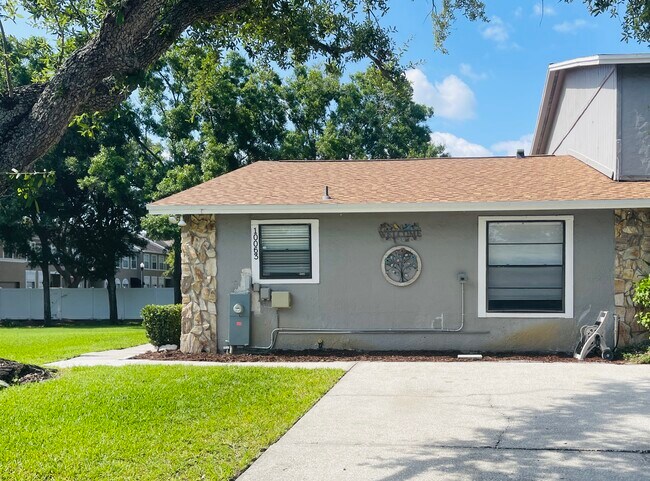 Foto del edificio - 10063 Lake Oak Cir