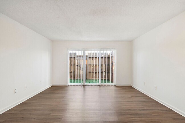 Building Photo - #19