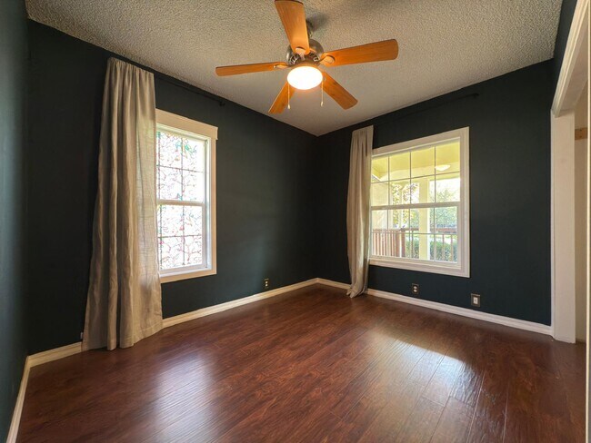 Building Photo - 8907 E Boone Ave