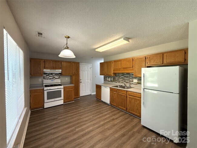 Foto del edificio - 6021 Black Bear Ct