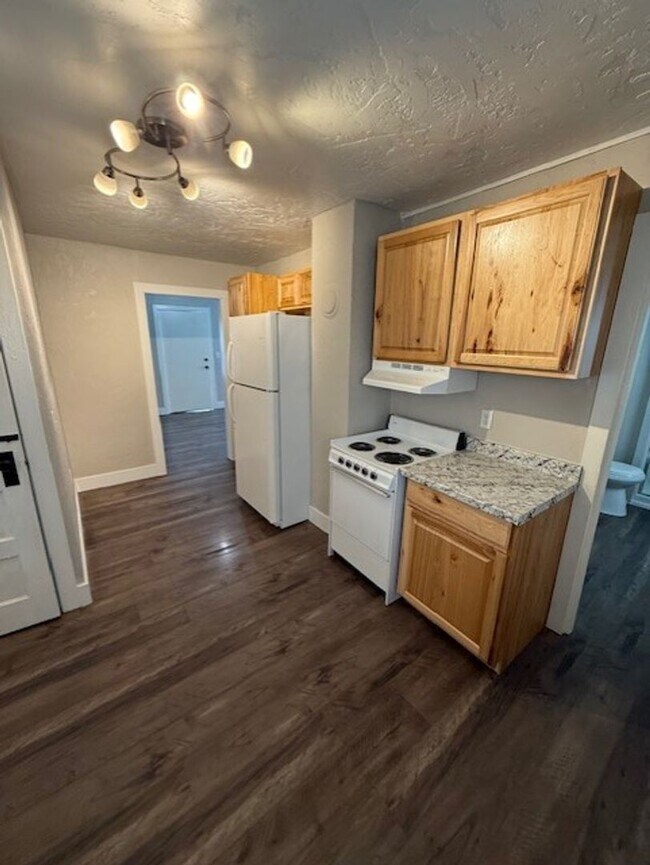 Foto del edificio - Fully renovated 1 bedroom in the heart of ...