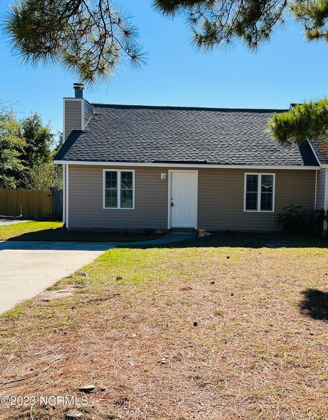 1918 Buxton Rd, Greenville, NC 27858 Townhome Rentals in Greenville