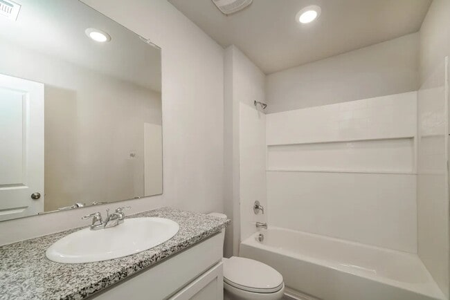 Building Photo - 172 Pasadena Pl