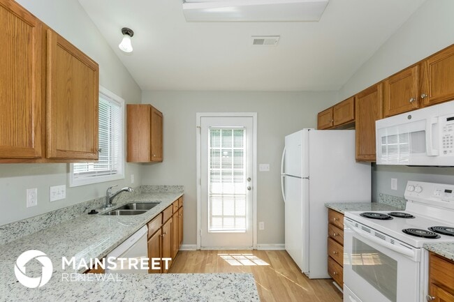 Building Photo - 10527 Hugue Way