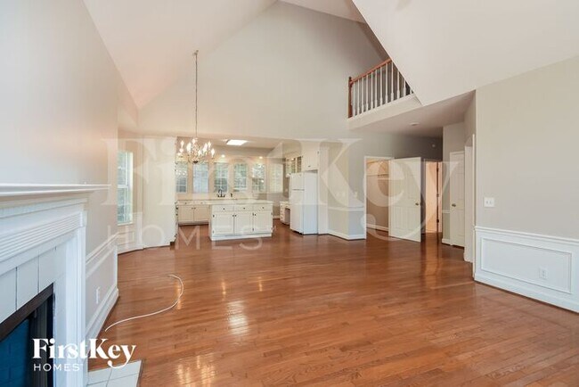 Foto del edificio - 9240 Charlton Place