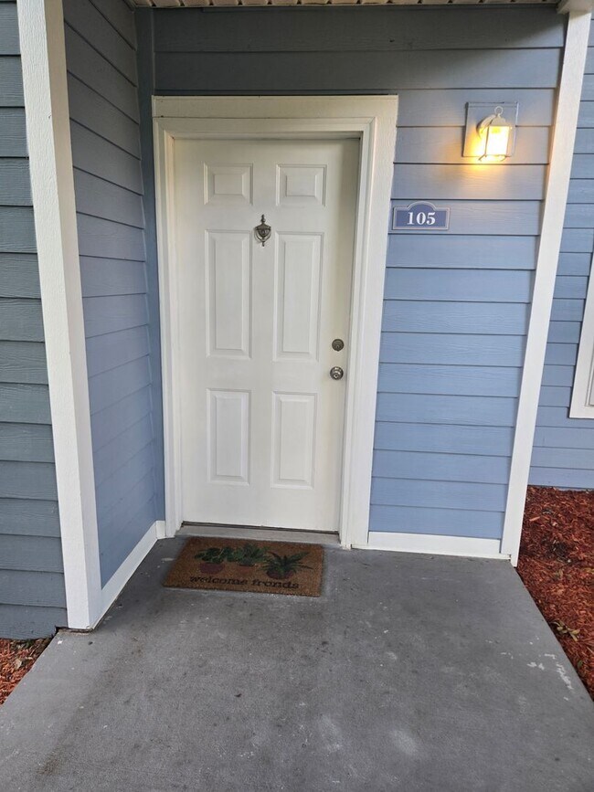 Foto del edificio - 2577 Grassy Point Dr