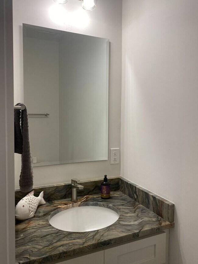 Foto del edificio - COMING SOON! 4 Bedroom Home. Poplar Masonboro Loop Location, Top schools! Garage