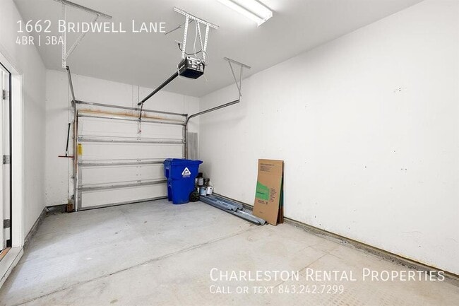 Building Photo - 1662 Bridwell Ln