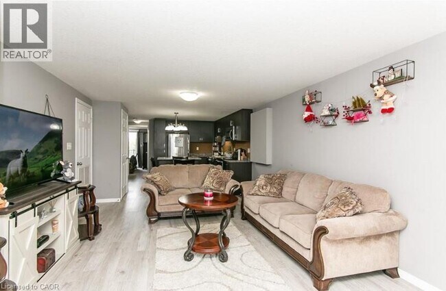 Photo du bâtiment - 1674 Fischer-Hallman Rd