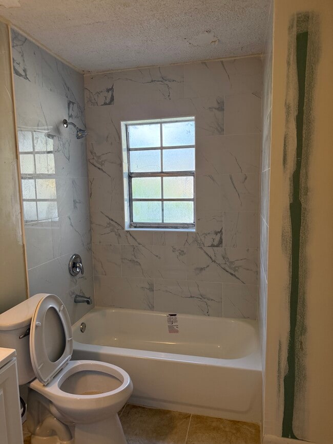 Building Photo - 8511 Blue Ridge Dr