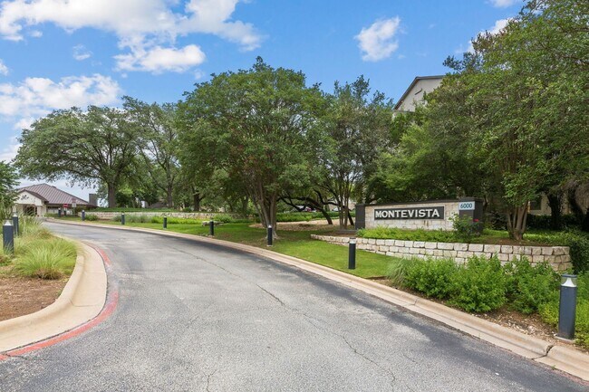 Foto del edificio - Amazing 1 bedroom, 1 bathroom Condo in Montevista!