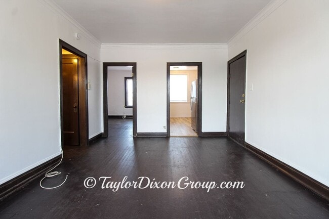 Building Photo - 3863 W Maypole Ave