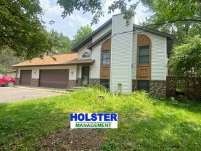 Building Photo - W1358 Prairie Pines Rd