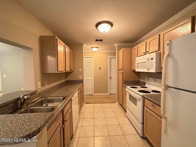 Foto del edificio - 7800 Point Meadows Dr