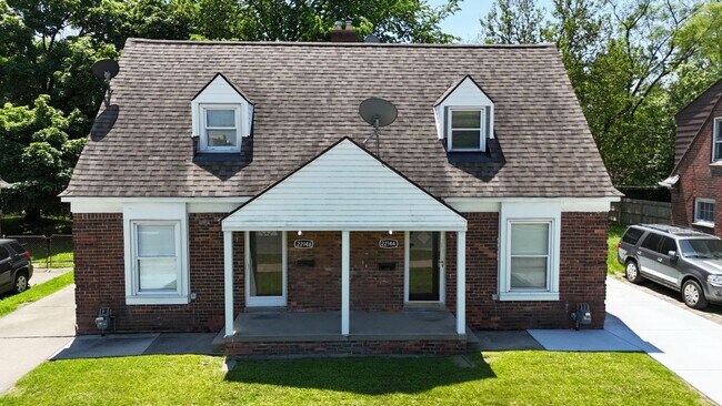 Building Photo - 22144 Moross Rd