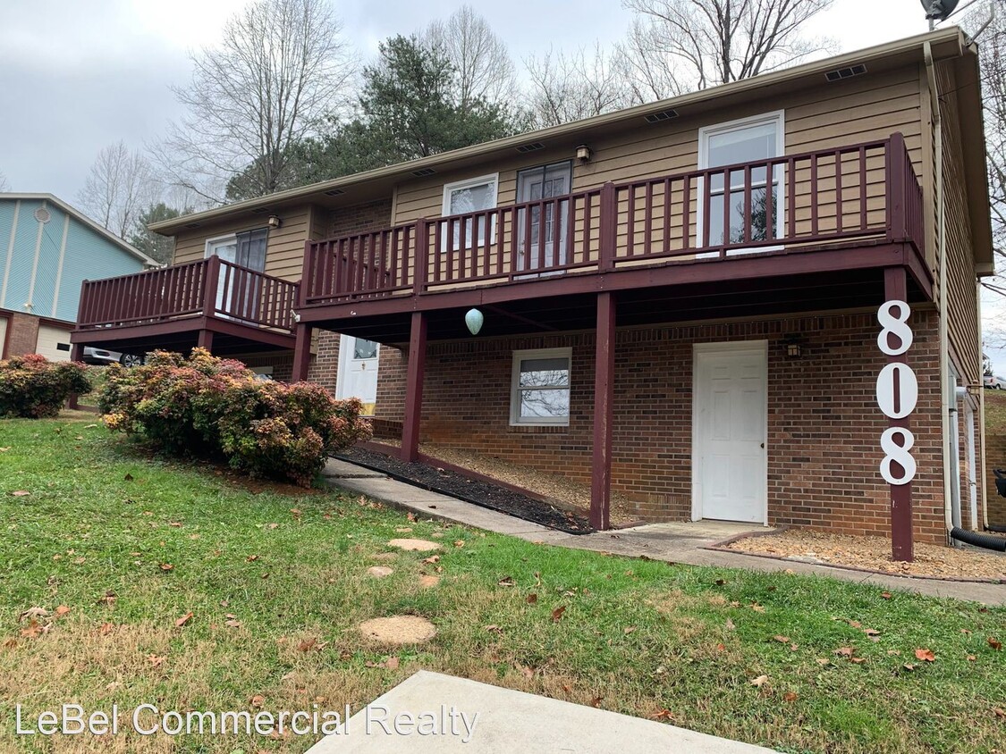 Primary Photo - 3 br, 2 bath House - 808 Murrell Rd