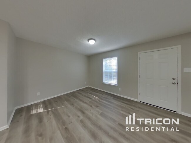 Building Photo - 6819 Earlswood Dr