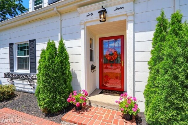 Building Photo - 3 br, 1.5 bath House - 6012 Euclid Rd