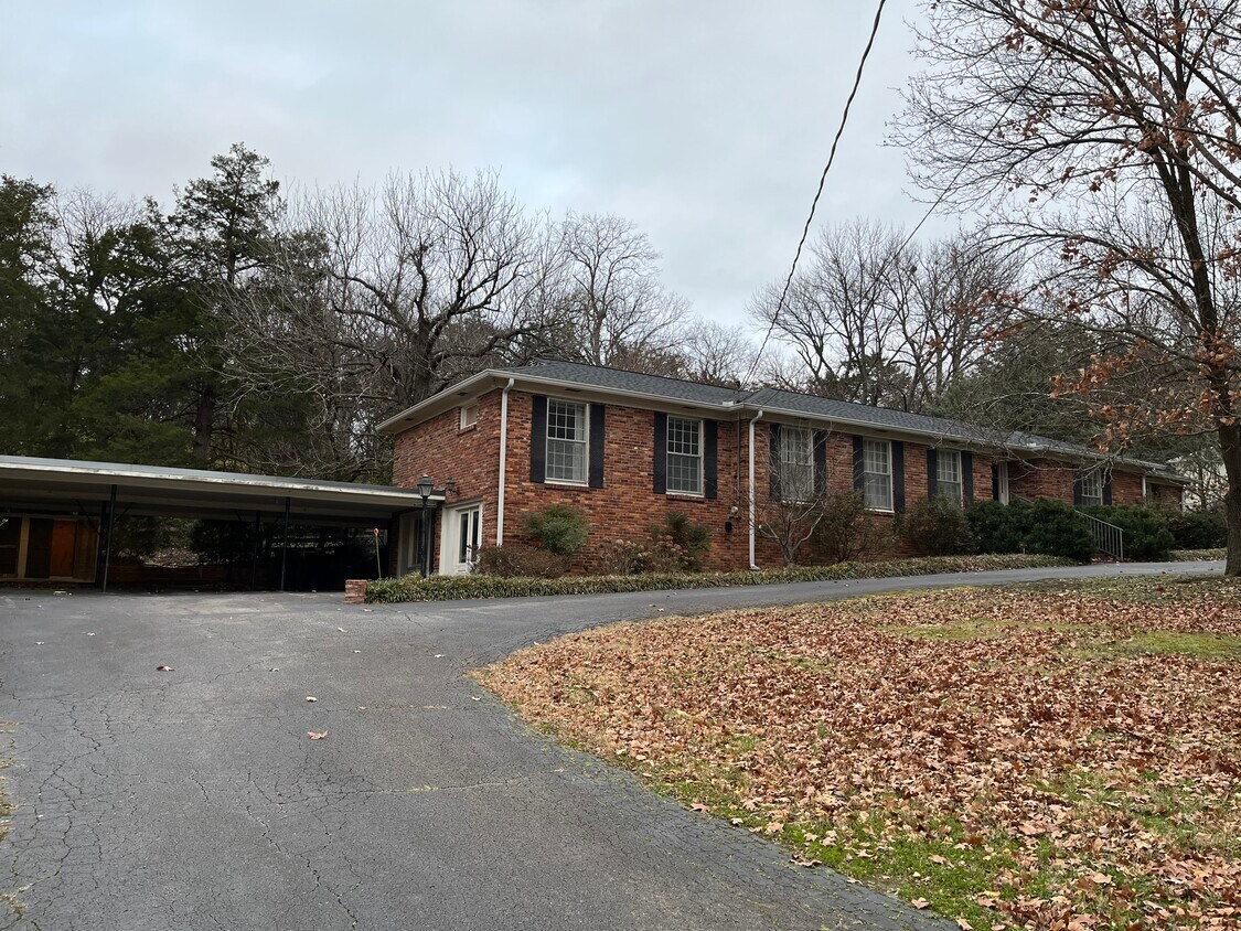 1320 Hildreth Dr, Nashville, TN 37215 House for Rent in Nashville, TN