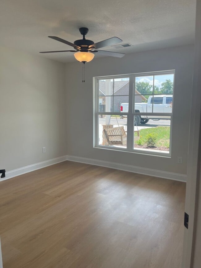 Building Photo - 636 Snowflower Cir