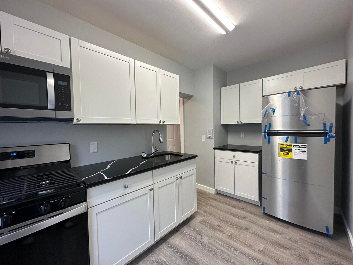 Foto principal - 117 Corbin Ave