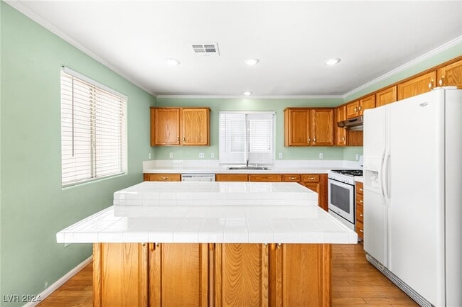 Building Photo - 9647 Sound View Ave