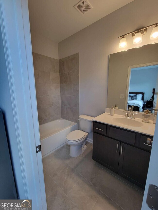 Foto del edificio - 140 Harlow Cir