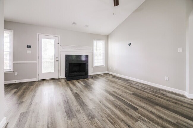 Foto del edificio - 998 St Catherines Dr