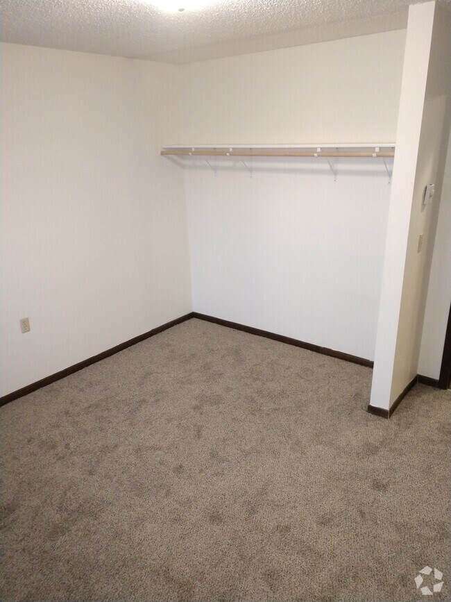 Apartments For Rent in Windom, MN with Hardwood Floors 7 Rentals