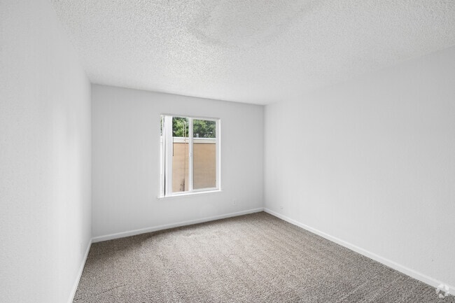 1BR, 1BA - 550SF - Bedroom - La Loma Terrace