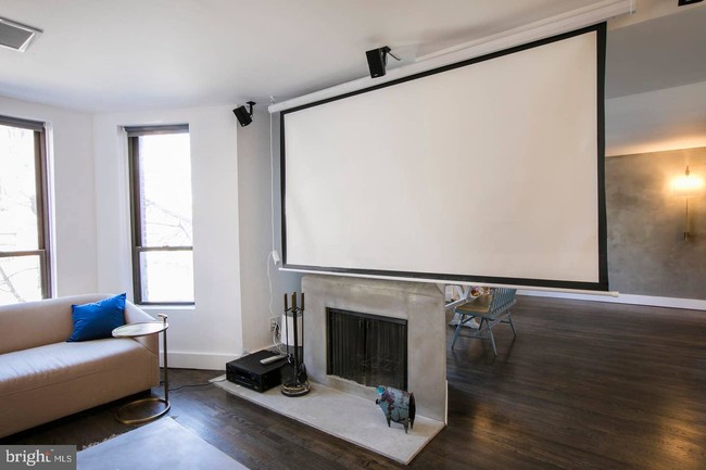 Building Photo - 2038 18th St NW