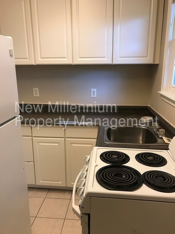 2481 Paulding St NW Unit d, Kennesaw, GA 30144 Room for Rent in