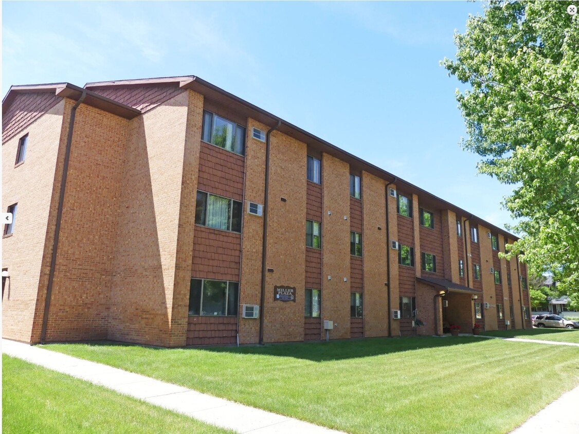 Foto principal - Miller Plaza Apartments