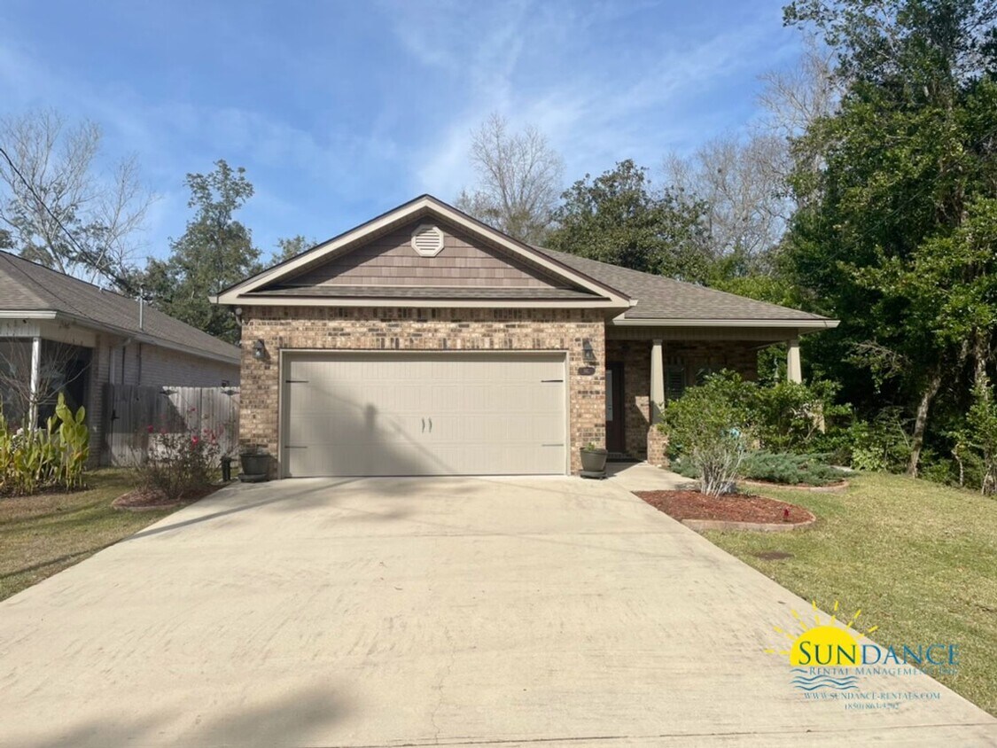 Foto principal - Water view from your front porch, this 4 b...