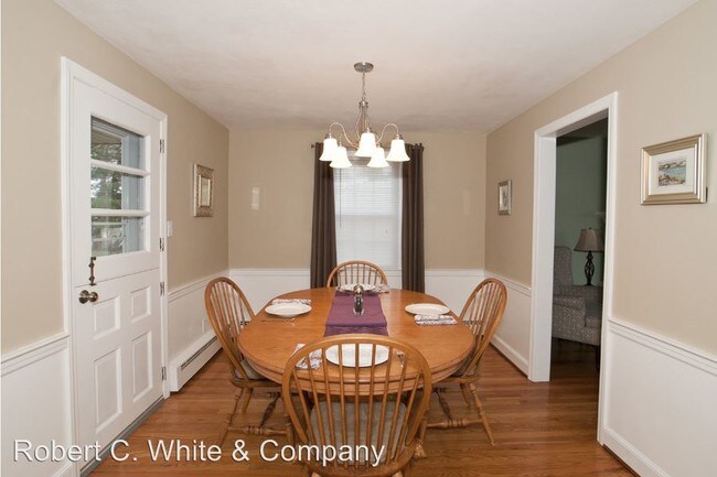 Building Photo - 3 br, 1.5 bath House - 122 Haynes Road