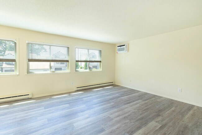 Foto del edificio - 12 Pineview Dr