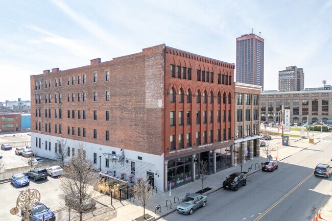 Apartments at the Hub