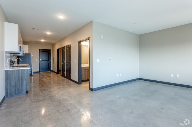 1BR, 1BA - A1 - Flashcube Apartments