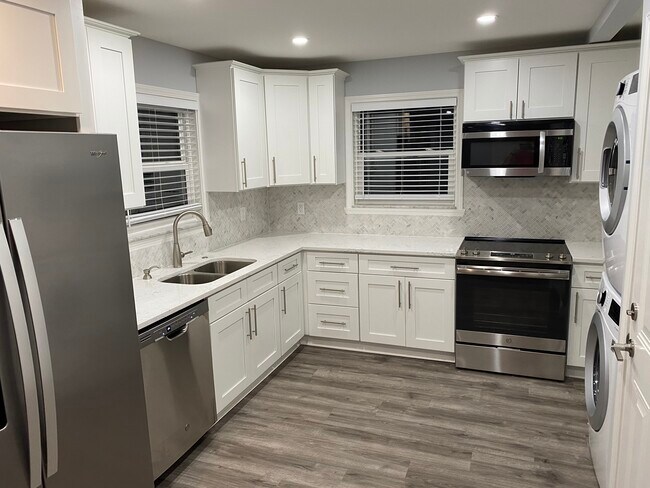 Building Photo - 117 Belden Dr
