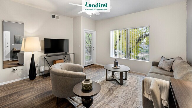 Foto del edificio - 5210 E Hampton Ave