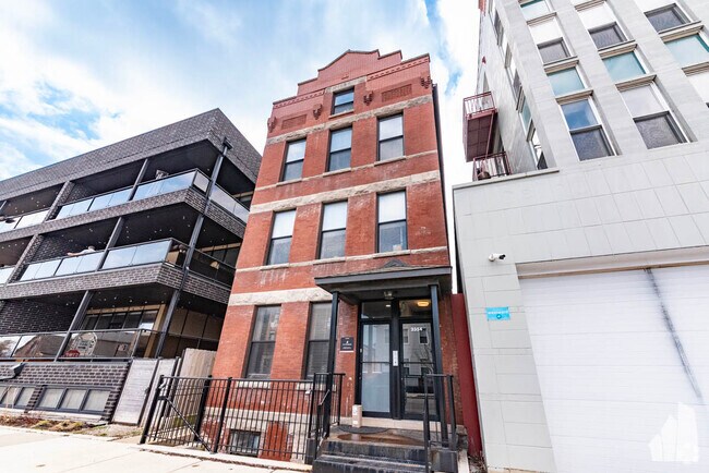 Building Photo - 2354 N Elston Ct