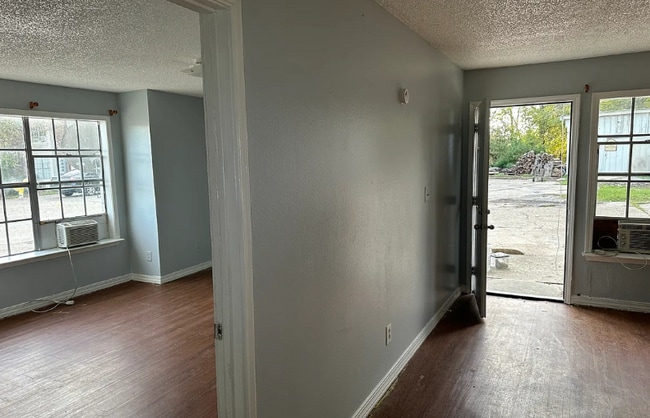Building Photo - 222 Marigny Cir