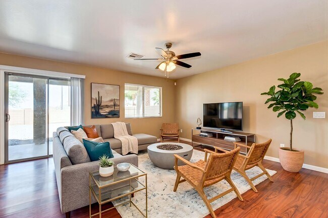 Foto del edificio - 538 E Dragon Springs Dr